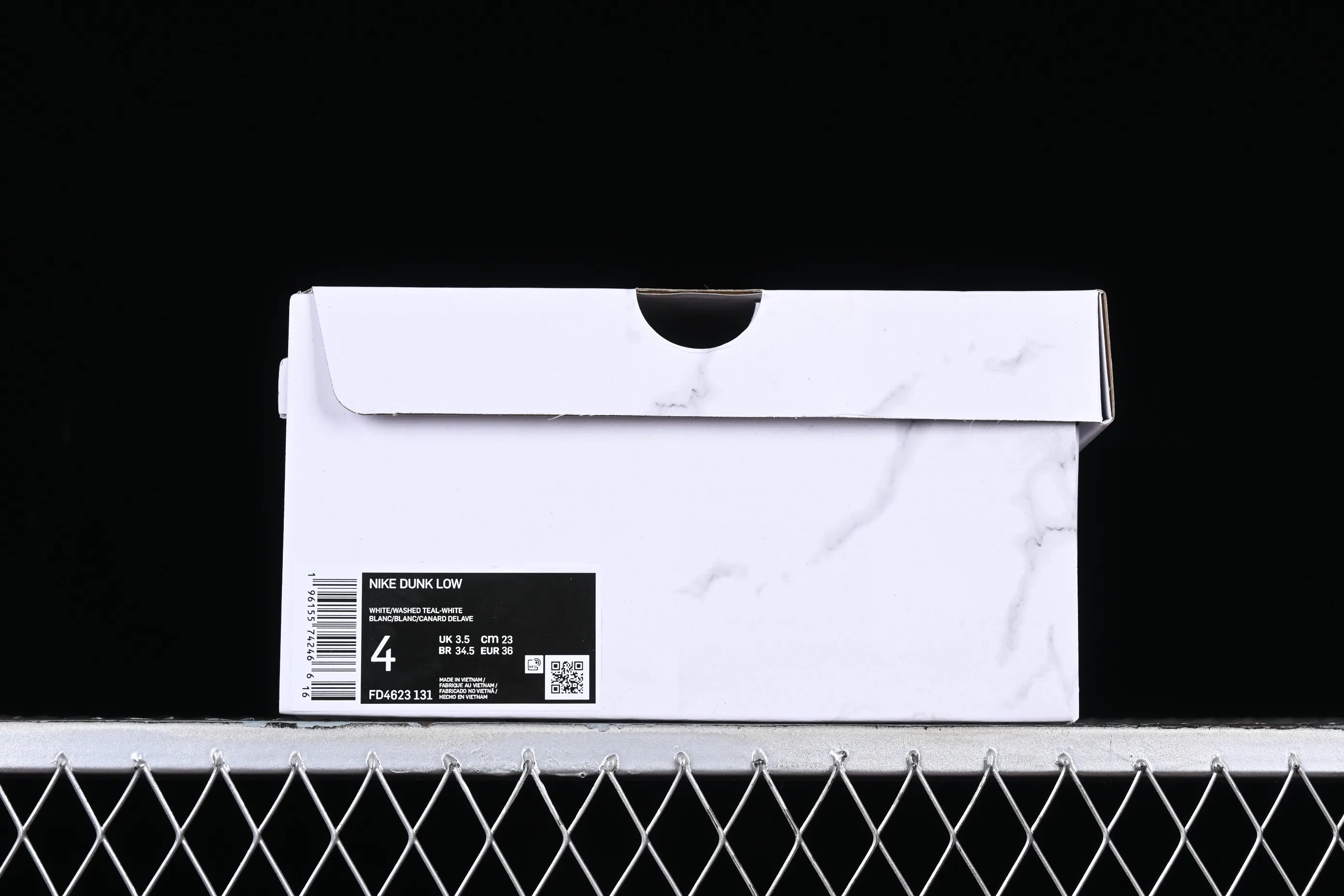 All Categories Nk SB Dunk Series Nk SB Dunk Low Low-top sneakers Nk Dunk Low "Multi Color" Vibrant three hooks Customized version of deconstructed strap casual sneakers FD4623-131